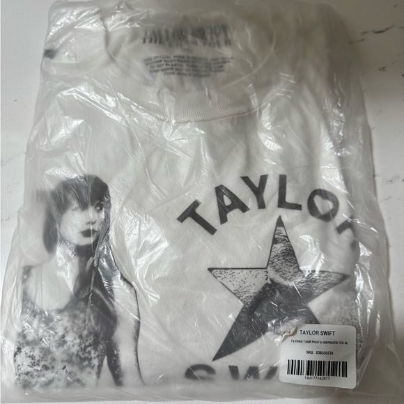 Taylor Swift Eras Tour oversized Tee NEW XLarge - Picture 2 of 3